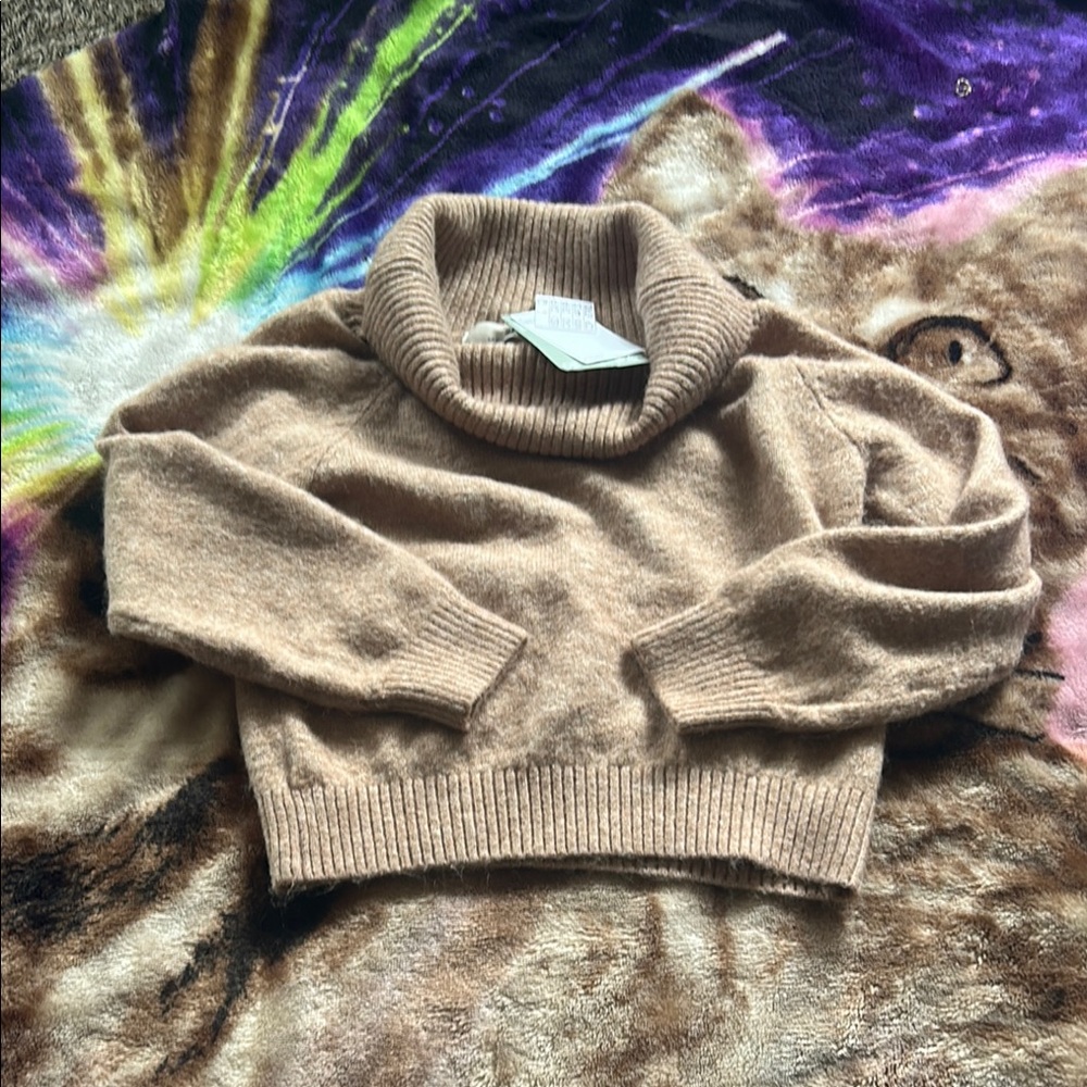 🐻NWT Kids Cozy Tan Sweater 8-10 🐻